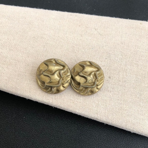 Vintage Clip On Earrings - Picture 1 of 3